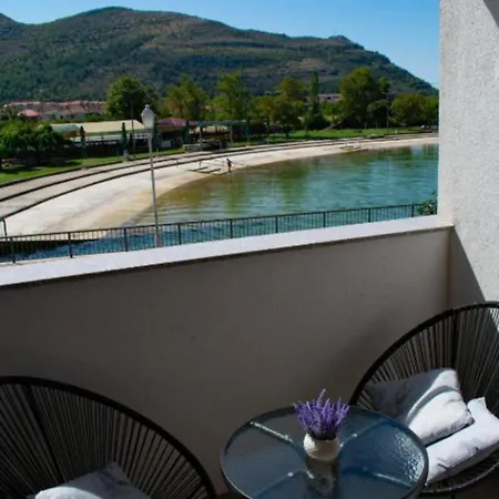 Apartment Centar Grada 2 *